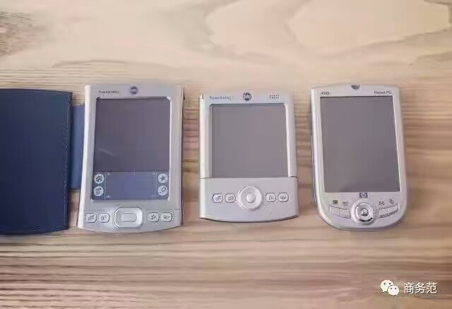 手机贴膜怎么避免灰尘,手机怎么贴膜视频教程