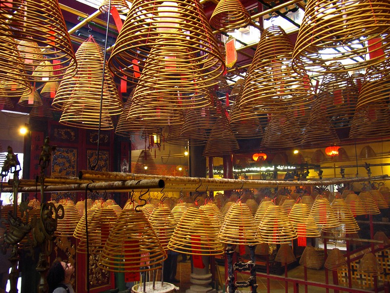 鏄ヨ妭鍚勫湴瀵哄簷鐖嗘弧,闄ゅ澶滅殑瀵哄簷