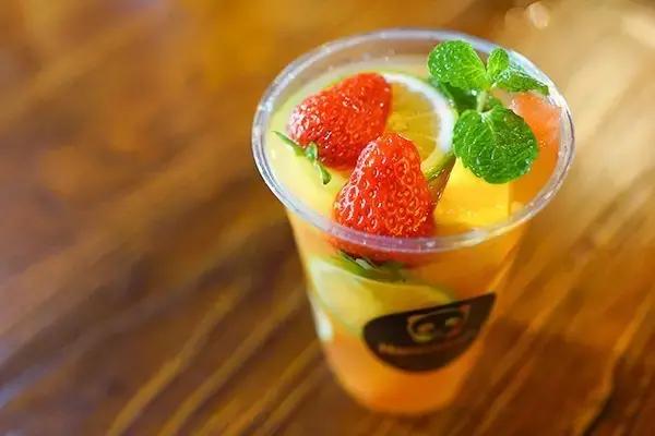 南宁瓶装饮品哪种好喝又营养,南宁清凉饮品哪种好喝又营养