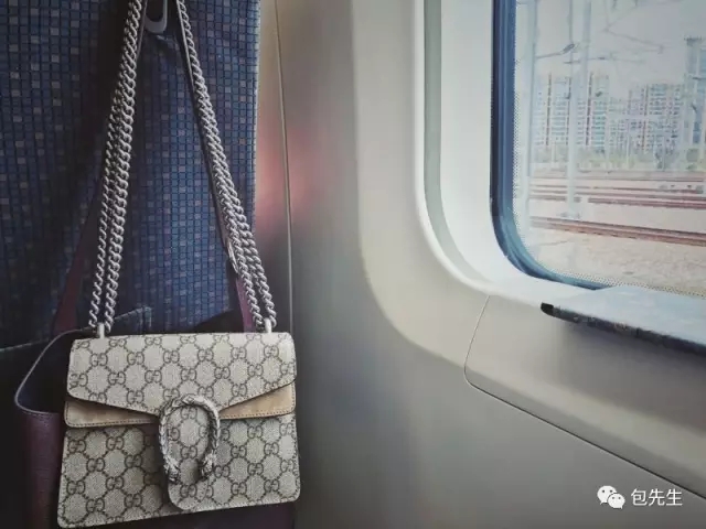 包粉晒包，新年到，用新包，送祝福！