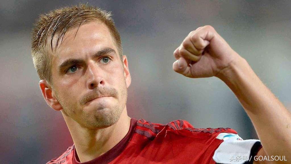 能攻善守的边后卫有哪些,21世纪前十年世界足坛十大边后卫