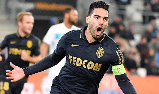 老虎不发威当我是病猫！中超三土豪千万年薪邀他，为冠军拒绝中超