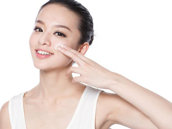 脸毛孔粗大收缩毛孔最有效的方法,脸上毛孔粗大用什么就会收缩毛孔