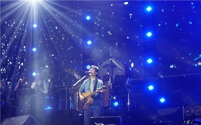 赵雷中国好歌曲第一次唱成都,赵雷在刘欢面前唱成都完整视频