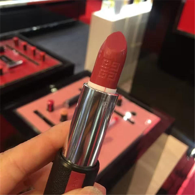 想惹人爱？学个桃花妆变身软妹吧~