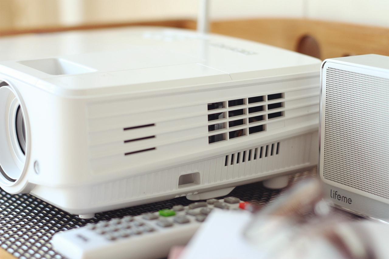 明基投影机e560,明基e560投影机没遥控器使用方法