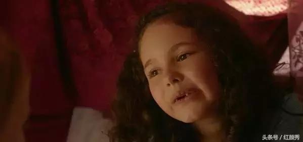 崔雪莉黑裙红唇,崔雪莉粉色蕾丝长裙