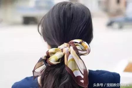 丝巾是温柔到骨子里的,丝巾女人必备
