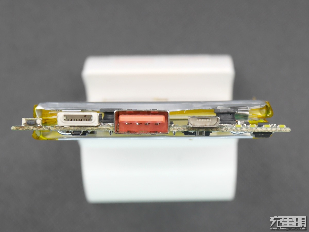 yoobao移动电源600w拆解,yoobao42000移动电源