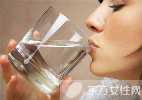 嘴上经常上火起泡什么原因,嘴上起泡是什么原因该怎么治疗