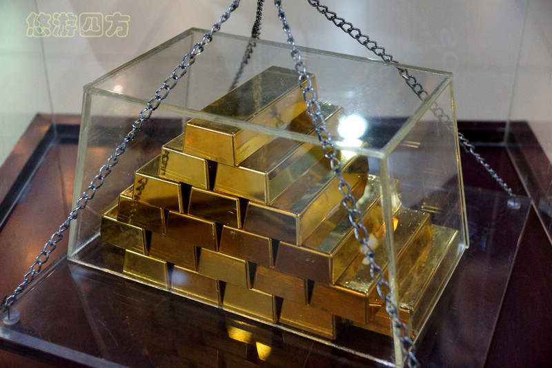 100万人民币现金有多高,一百万亿人民币现金有多高