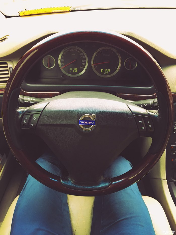 沃尔沃xc90北欧经典3.2排量二手车,沃尔沃xc90和沃尔沃S90对比