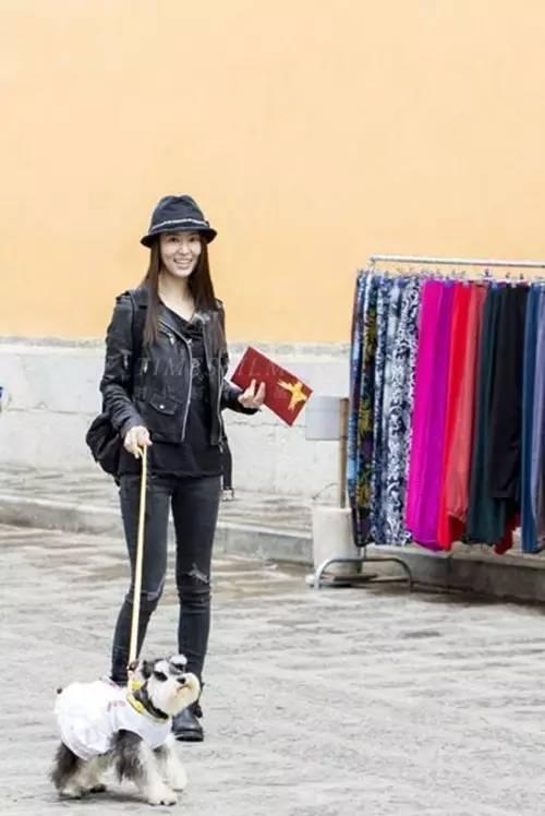 南充到云南拍婚纱照预计要多少钱,春天云南拍婚纱照的地方