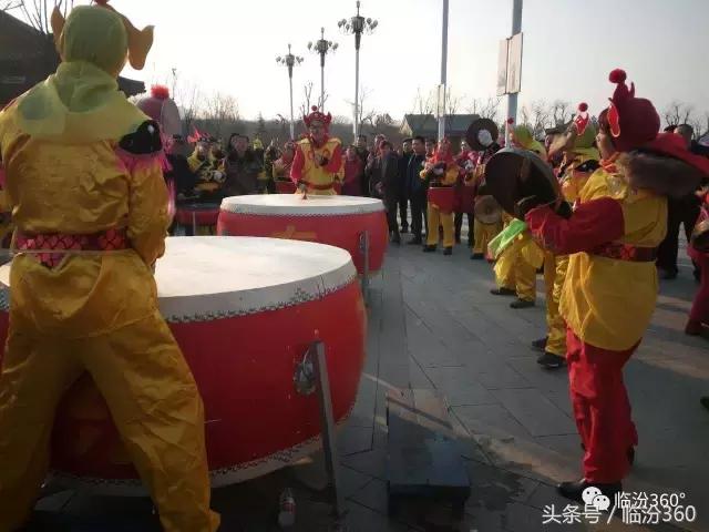 临汾元宵威风锣鼓小姐姐,山西襄汾威风锣鼓元宵节