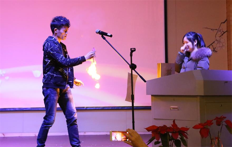 天了噜！互联网+新媒体企业的年会这样搞！