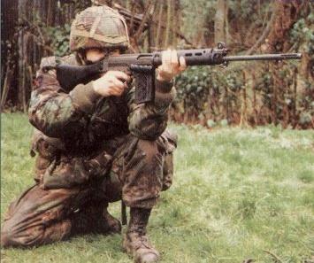 fal和akm哪个子弹威力大,最好的7.62步枪fal