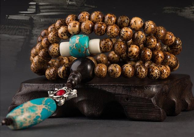 男生佩戴朱砂手串戴左手还是右手,南红草莓晶手串男生可以戴吗