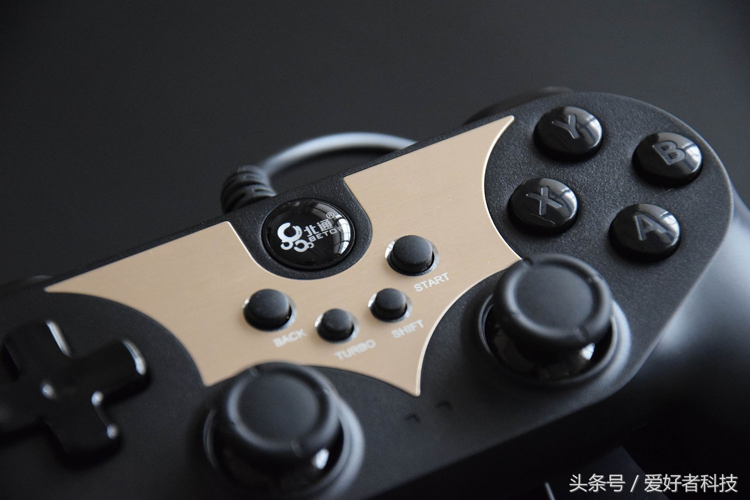 北通斯巴达3游戏手柄评测,游戏手柄推荐北通g3