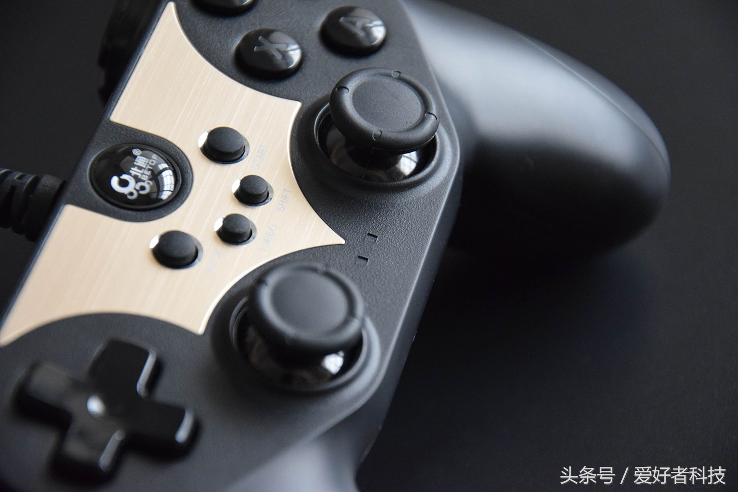 北通斯巴达3游戏手柄评测,游戏手柄推荐北通g3