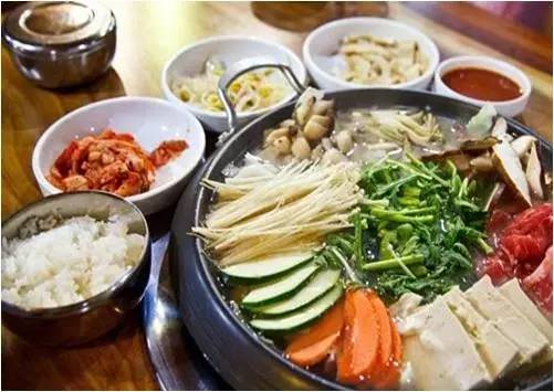 韩国泡菜vs中国泡菜哪个更好吃,四川泡菜和韩国泡菜