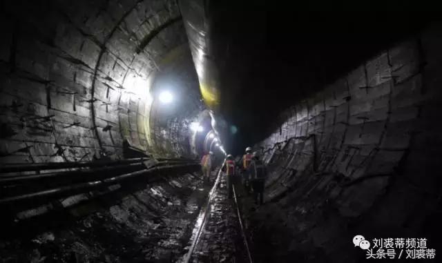 郑州曼哈顿求婚场地,曼哈顿的豪华地铁站