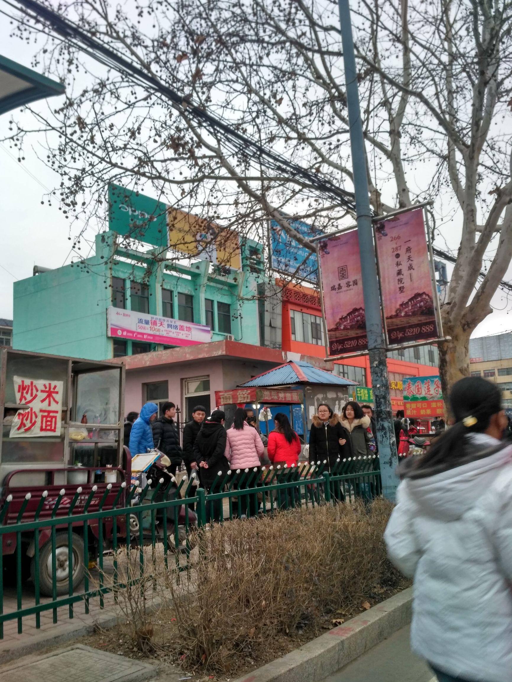 十种小本创业地摊好项目,小本创业地摊热卖小吃食品机械