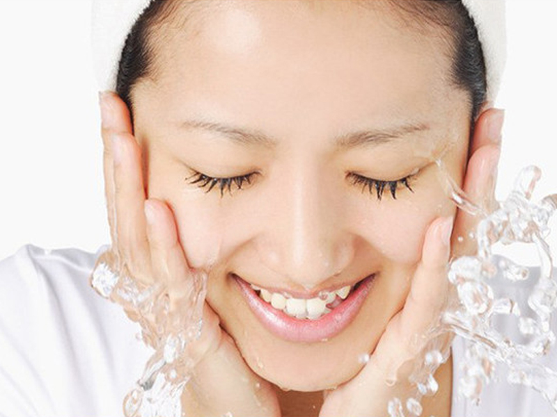 三个动作让你的脸蛋越来越干净,夏季洗脸误区你进过几个