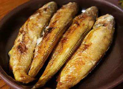 煎鱼不粘锅烧鱼不碎的秘诀是什么,煎鱼不粘锅不碎的技巧窍门