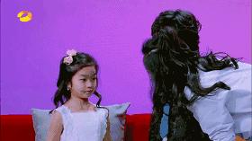 都在催谢娜当妈！没想到她早已练好带娃秘籍