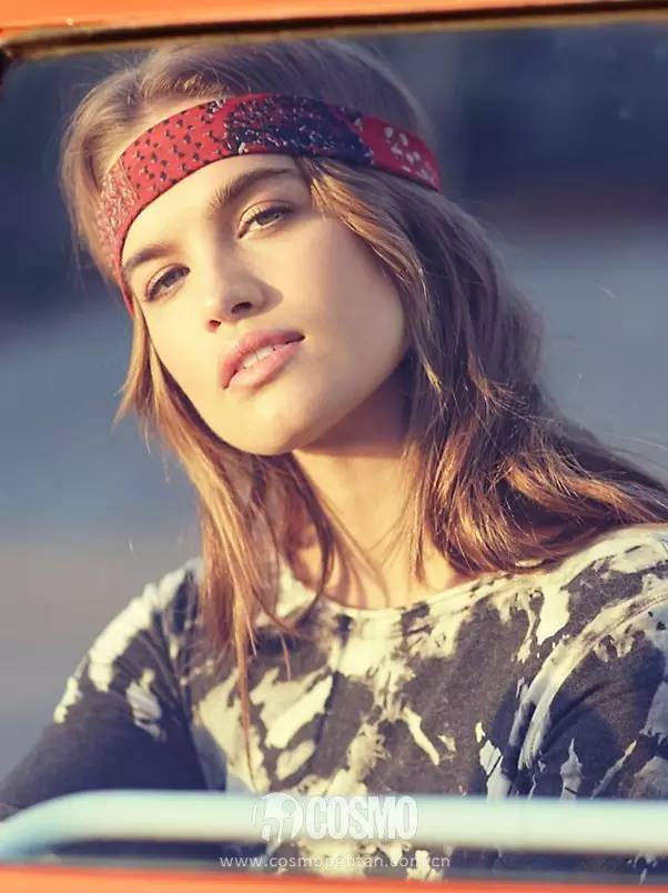 灰色衬衫连衣裙领带搭配,金小妹白衬衣搭配图片