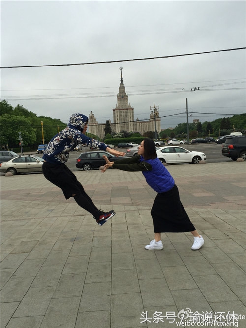 刘翔骑女友戏水，惹恼女权还是道德婊？喷子们叮咬英雄可休矣！