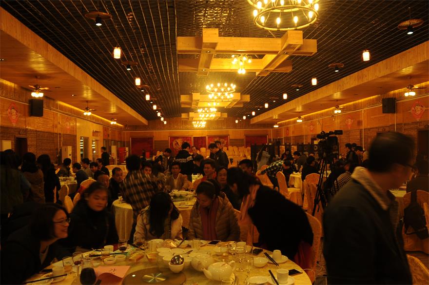 天了噜！互联网+新媒体企业的年会这样搞！