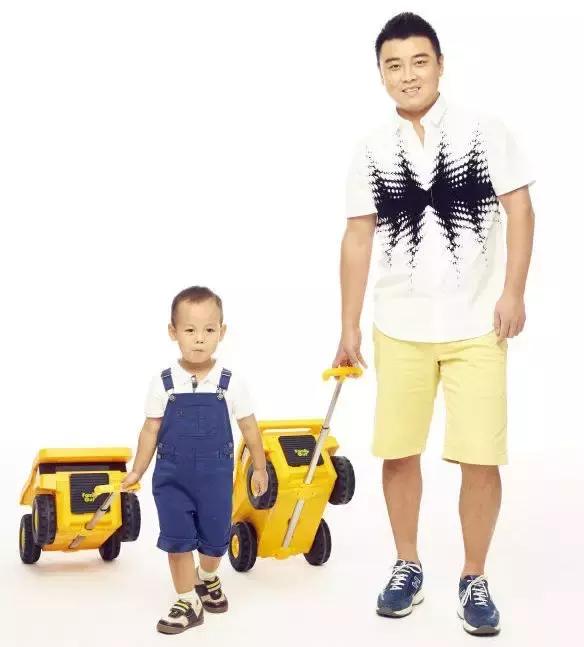 手握机器猫等IP，他拉上冠军王皓站台，想做亲子出行领域的奥飞