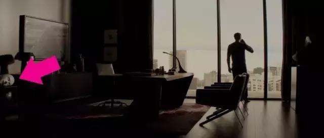 这部*恋虐**的SM大片，给我们展示了一个浪漫唯美的世界