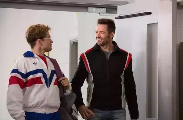 休杰克曼还会不会演金刚狼了 (休杰克曼牵手爱妻现身)