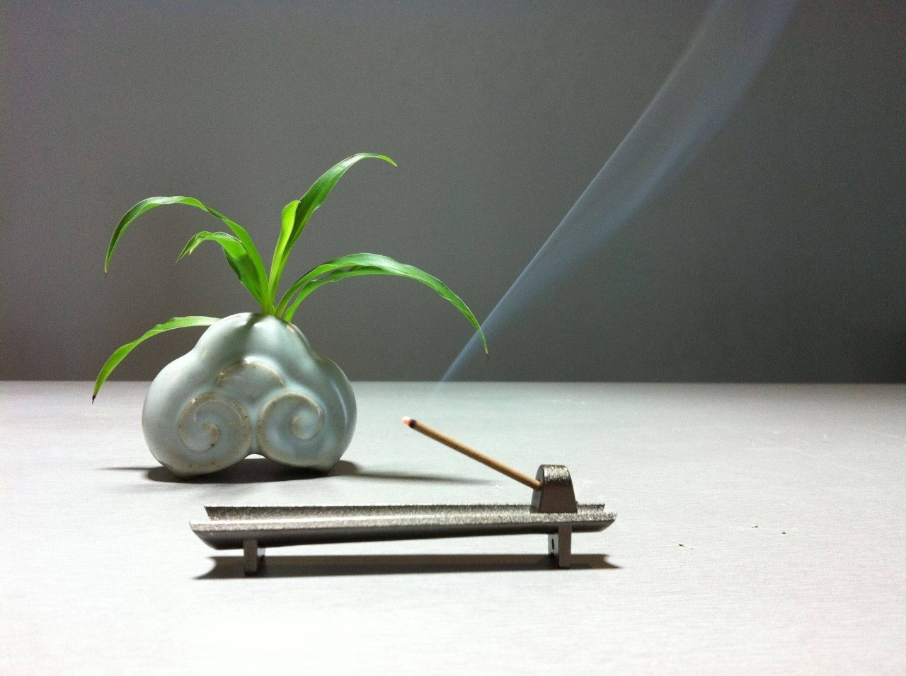 沉香熏香有什么功效与作用,沉香熏香与奇楠熏香区别