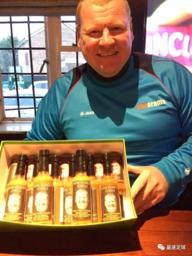 足总杯上吃馅饼走红的维恩·肖，当年还是阿兰·希勒的同学