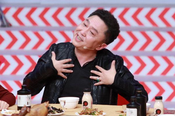 水瓶男单独和你在一起,典型的水瓶座男星