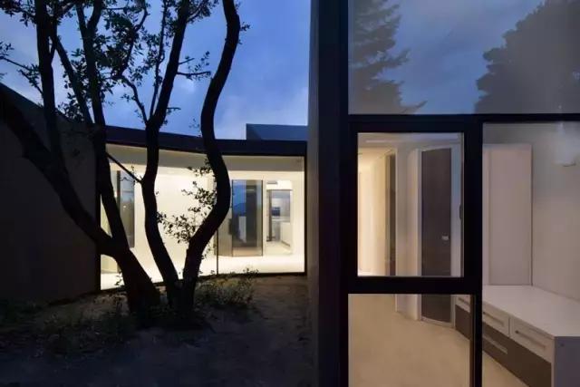 巴塞罗那剧院里的雕塑,巴塞罗那凯旋门前雕塑