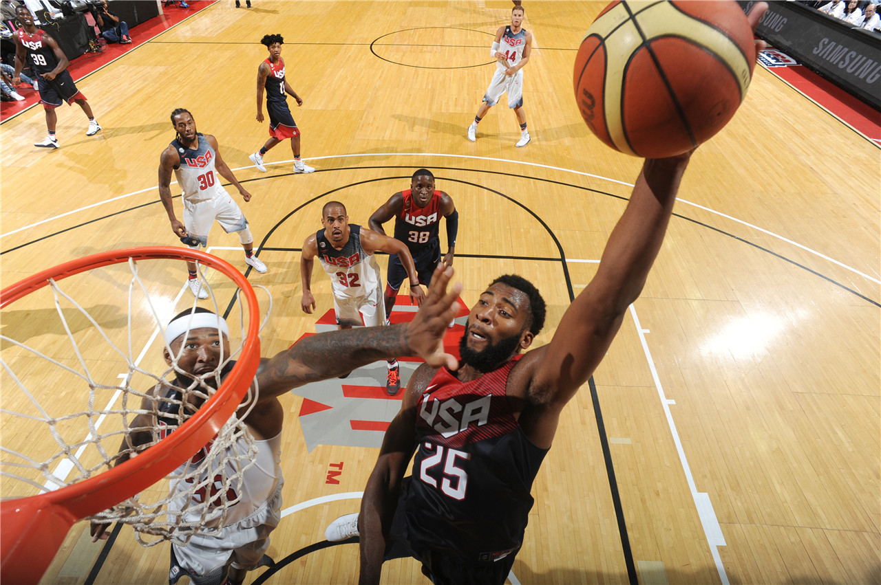 打篮球比足球累,打篮球和踢球哪个比较累