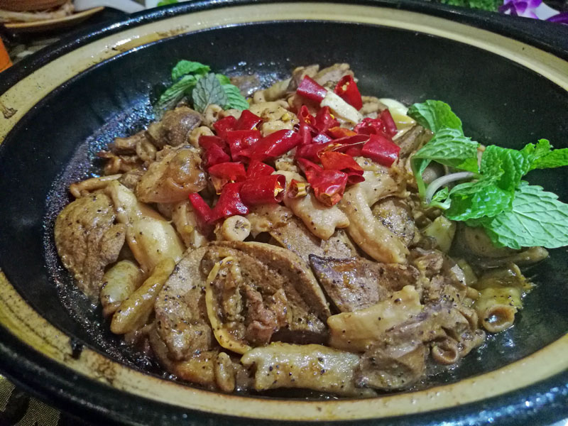 广西全猪宴哪里最好吃,南宁吃烤巴马香猪肉哪家最出名