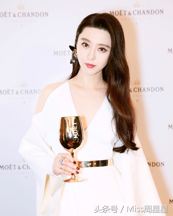 唐嫣宋佳穿衣搭配图片,白色月光宋佳美甲图