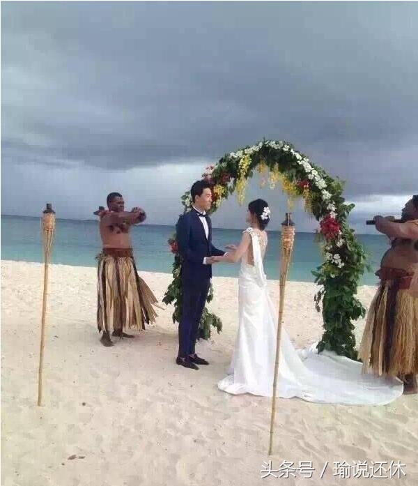 刘翔骑女友戏水，惹恼女权还是道德婊？喷子们叮咬英雄可休矣！