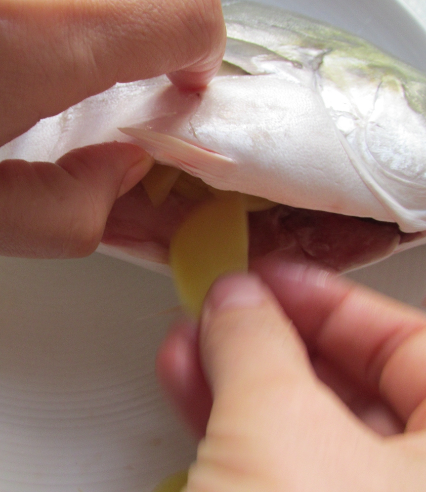 小孩怎么做野菜好吃又简单,儿童鱼肉无刺做法