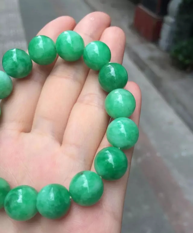 翡翠的abcd货的基本鉴定特征,如何鉴别b货翡翠和天然翡翠