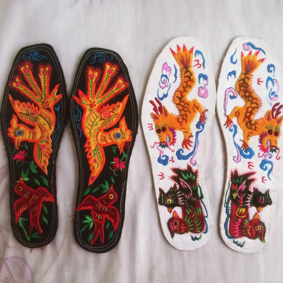 一针一线纯手工绣花鞋垫,缝鞋垫我是认真的纯手工绣花鞋垫