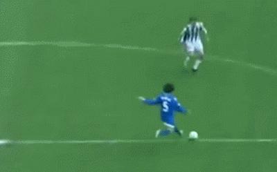 他是最佳九号半、以一己之力带队进世界杯决赛却踢飞点球憾失冠军