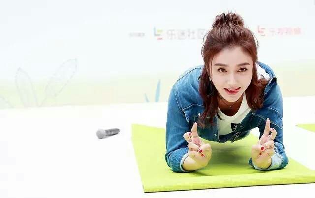 平板支撑每天2分钟坚持3个月,深蹲和平板支撑能不能紧致身材