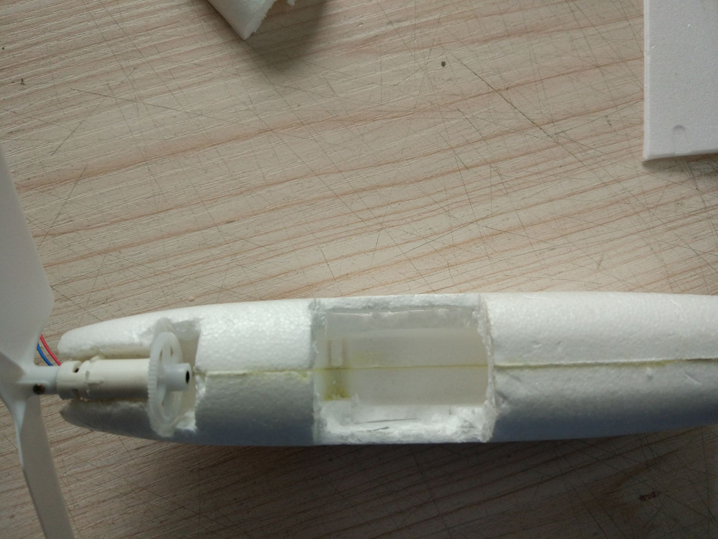 自己做航模小飞机需要哪些东西,怎么制作航模小飞机