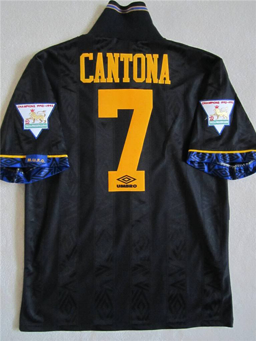 驻英记者王懿偲：植绒，胶印，英超球衣号码演变史